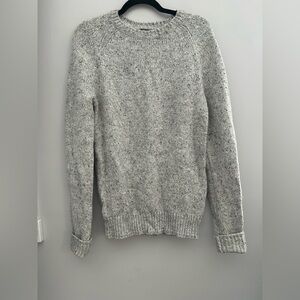 Banana Republic men’s wool and silk blend chunky knit speckled grey sweater